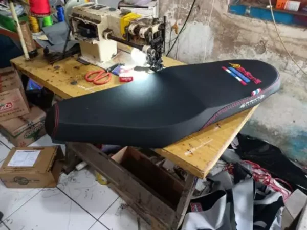 Cover Jok Motor Murah Itiriti Motif Merah