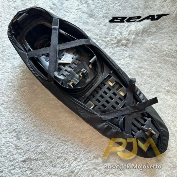 Cover Jok motor BEAT 𝐋𝐀𝐍𝐆𝐒𝐔𝐍𝐆 𝐏𝐀𝐒𝐀𝐍𝐆 model CAFERASER