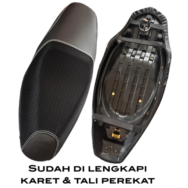 Kulit Jok Motor Carbon 4D X Motif Tenun – Premium Anti Slip & Stylish Sporty