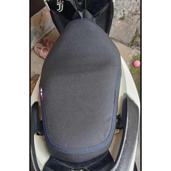 Cover Jok Motor Polos pelindung Cakaran Kucing – Praktis Langsung Pasang!