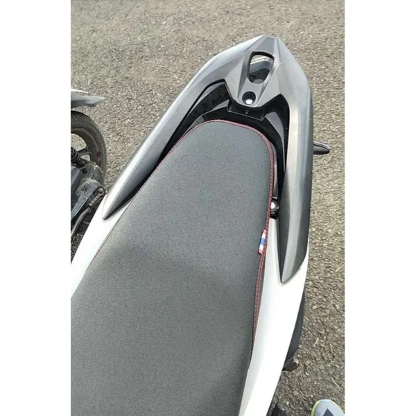 Cover Jok Motor Polos pelindung Cakaran Kucing – Praktis Langsung Pasang!